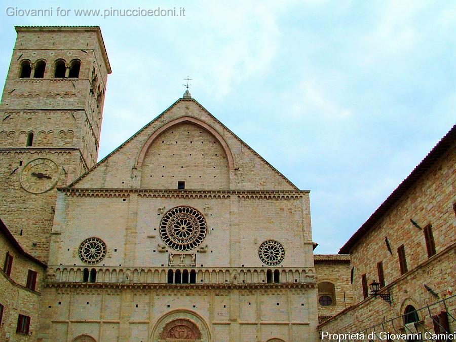 Chiesa di San Rufino 2.jpg